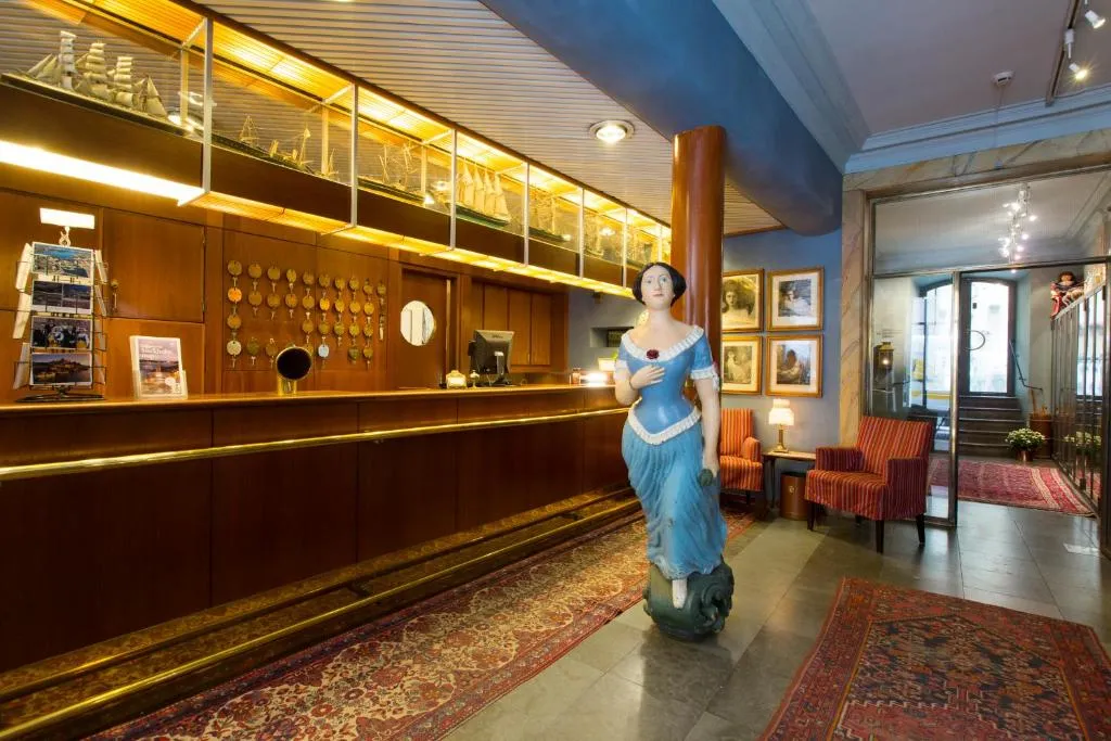 Image 5 of Lady Hamilton Hotel