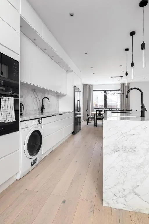 Image 6 of Stylish and spacious family home