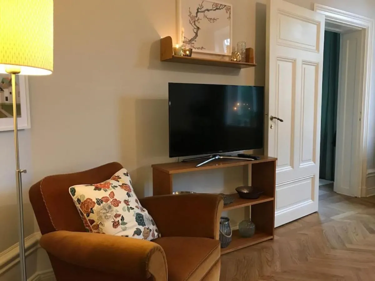 Image 3 of Artistic and light 2 room apartment in SoFo 65sqm