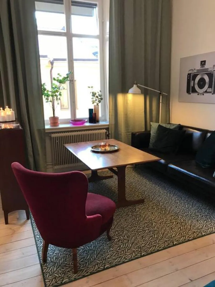 Image 4 of Bohemian and light one room apartment in SoFo 31sqm