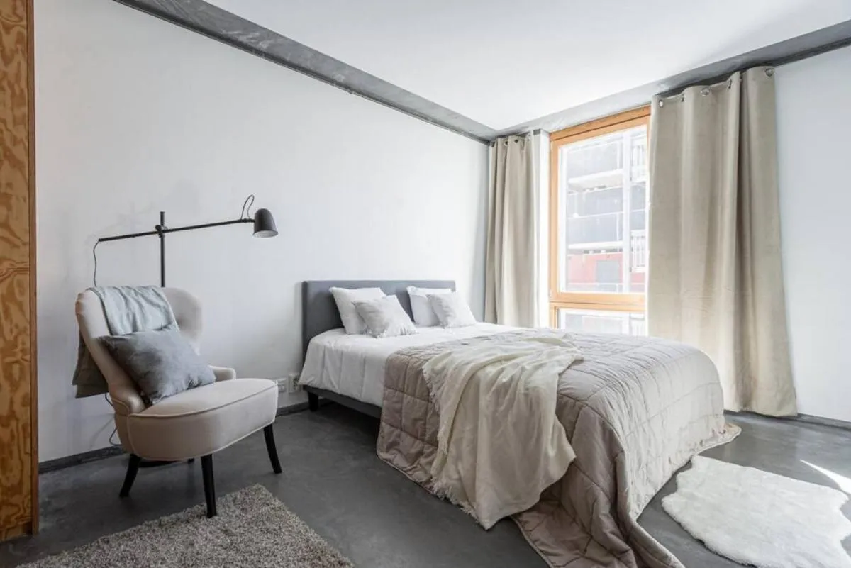 Image 1 of Comfy Studio easy to commute